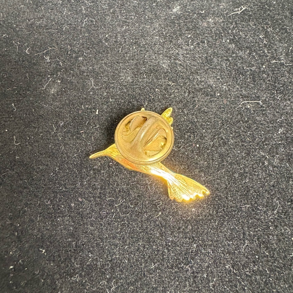 Vintage Gold Tone Hummingbird Pin with Green Eye - Picture 2 of 5